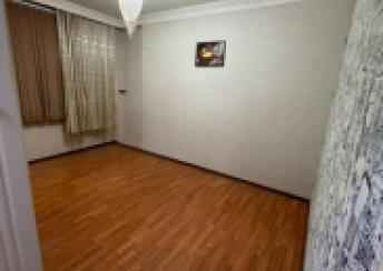  28 May qəsəbəsində 50m² mənzil satılır
