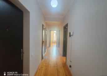  Sumqayıt şəhərində 70m² mənzil kirayə verilir