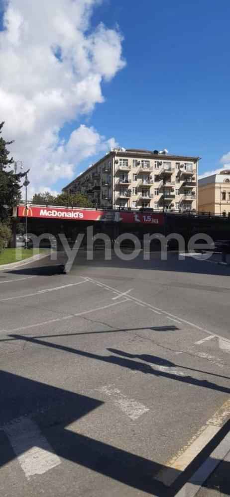  Bakı şəhərində 80m² mənzil kirayə verilir