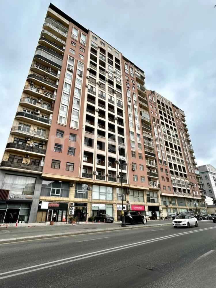  Bakı şəhərində 70m² mənzil satılır