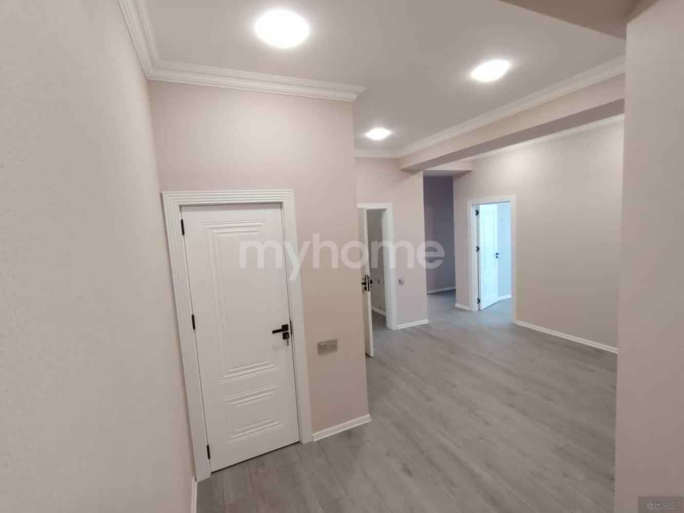  Binəqədi qəsəbəsində 120m² mənzil satılır