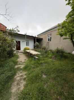  Binəqədi qəsəbəsində 50m² həyət evi satılır