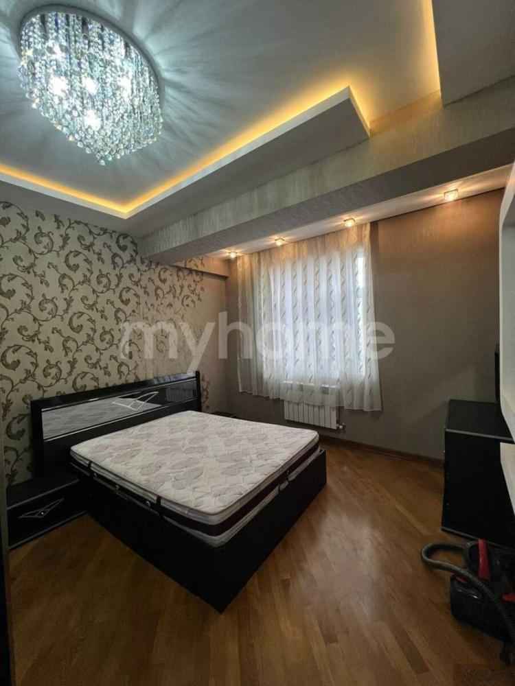  Bakı şəhərində 220m² mənzil kirayə verilir