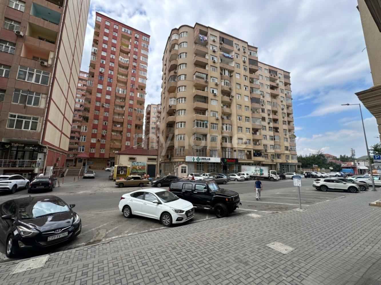 Yeni Yasamal qəsəbəsində 72m² mənzil satılır