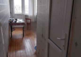  Yeni Günəşli qəsəbəsində 47m² mənzil kirayə verilir