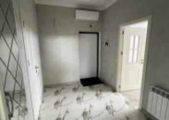  Yeni Yasamal qəsəbəsində 78m² mənzil kirayə verilir