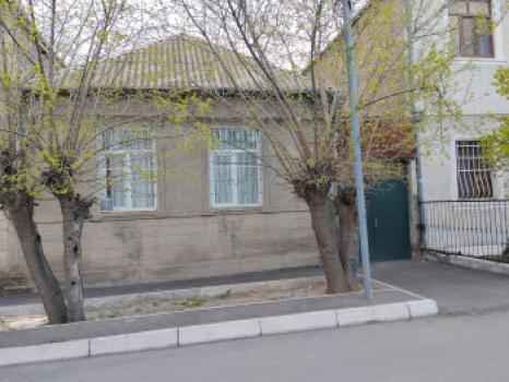  Gəncə şəhərində 83m² mənzil satılır