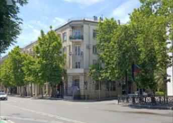  28 May qəsəbəsində 82m² mənzil satılır
