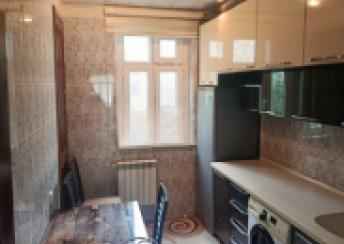  6-cı mikrorayon qəsəbəsində 72m² mənzil kirayə verilir
