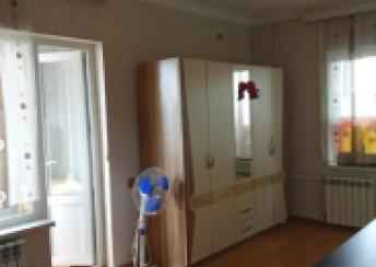  Qaraçuxur qəsəbəsində 40m² mənzil kirayə verilir