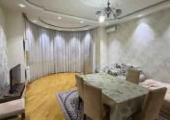  Bakı şəhərində 135m² mənzil kirayə verilir