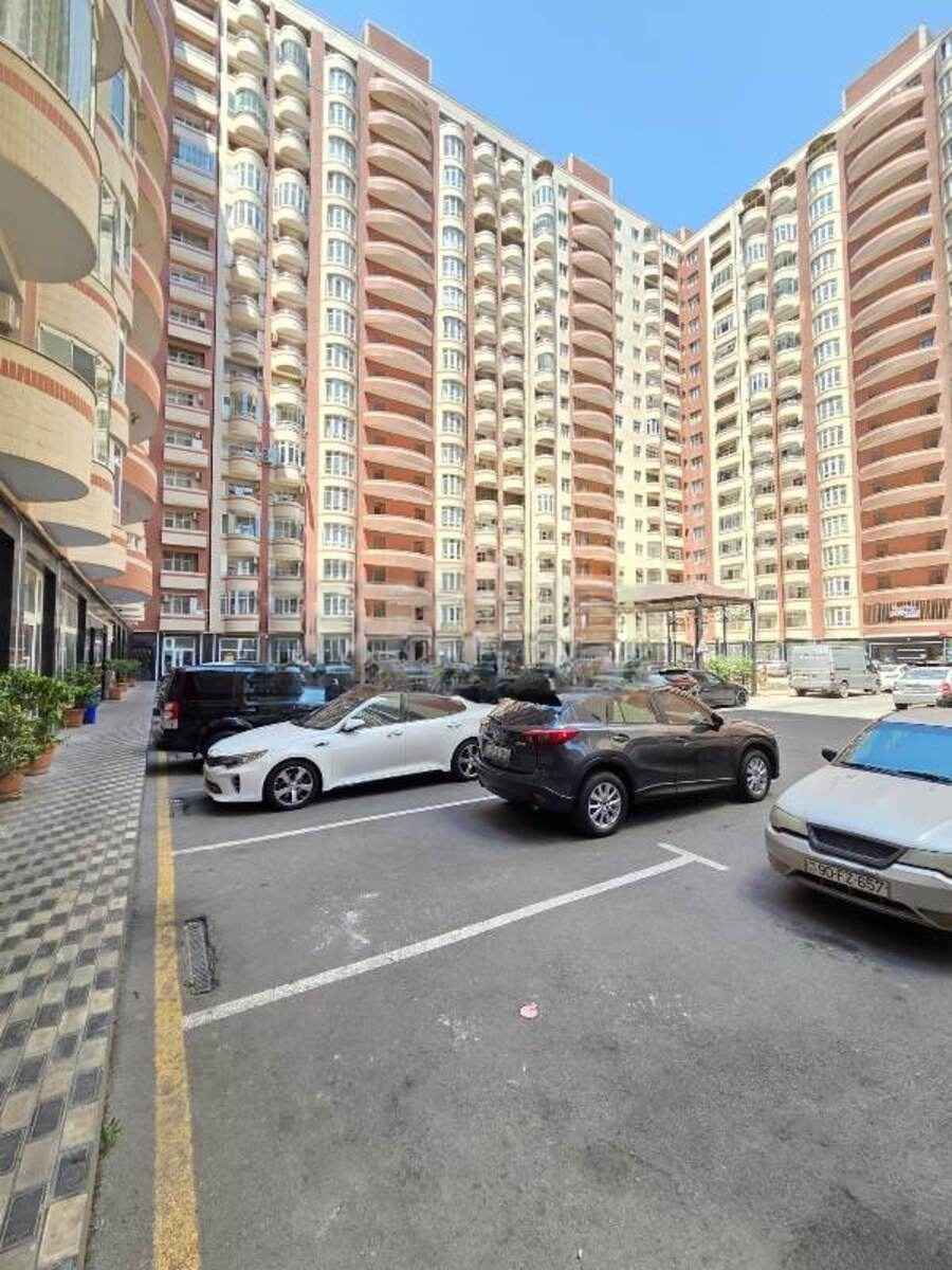  Bakı şəhərində 122m² mənzil satılır
