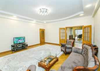  Bakı şəhərində 150m² mənzil kirayə verilir