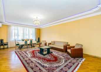  28 May qəsəbəsində 160m² mənzil kirayə verilir