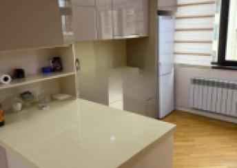  Bakı şəhərində 75m² mənzil kirayə verilir