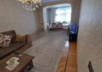  Yasamal qəsəbəsində 70m² mənzil satılır