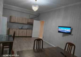  Köhnə Günəşli qəsəbəsində 70m² mənzil kirayə verilir