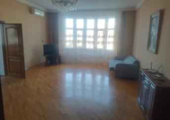  Bakı şəhərində 90m² mənzil kirayə verilir