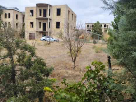 Badamdar qəsəbəsində 300m² həyət evi satılır