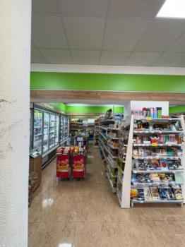  Badamdar qəsəbəsində 180m² obyekt satılır