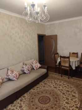  Əhmədli qəsəbəsində 80m² mənzil satılır