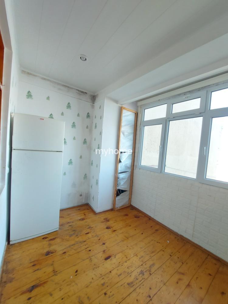  Yeni Günəşli qəsəbəsində 50m² mənzil satılır
