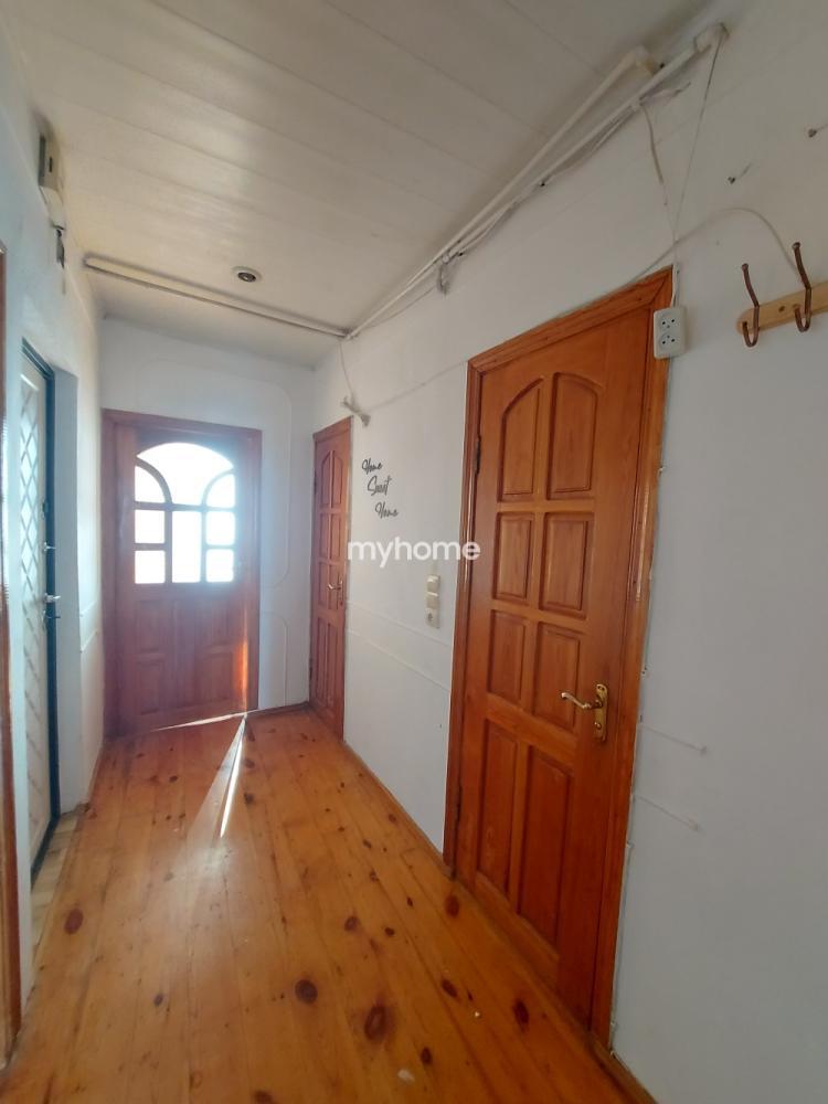  Yeni Günəşli qəsəbəsində 50m² mənzil satılır