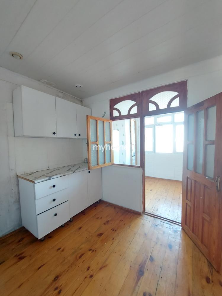  Yeni Günəşli qəsəbəsində 50m² mənzil satılır
