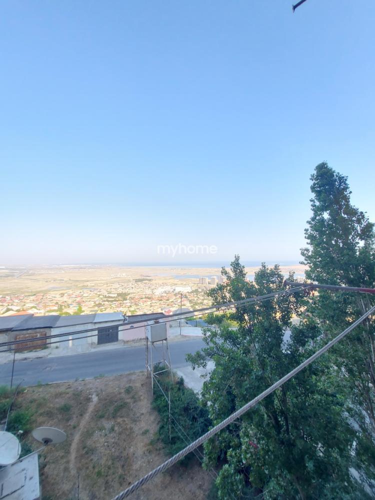 Yeni Günəşli qəsəbəsində 50m² mənzil satılır