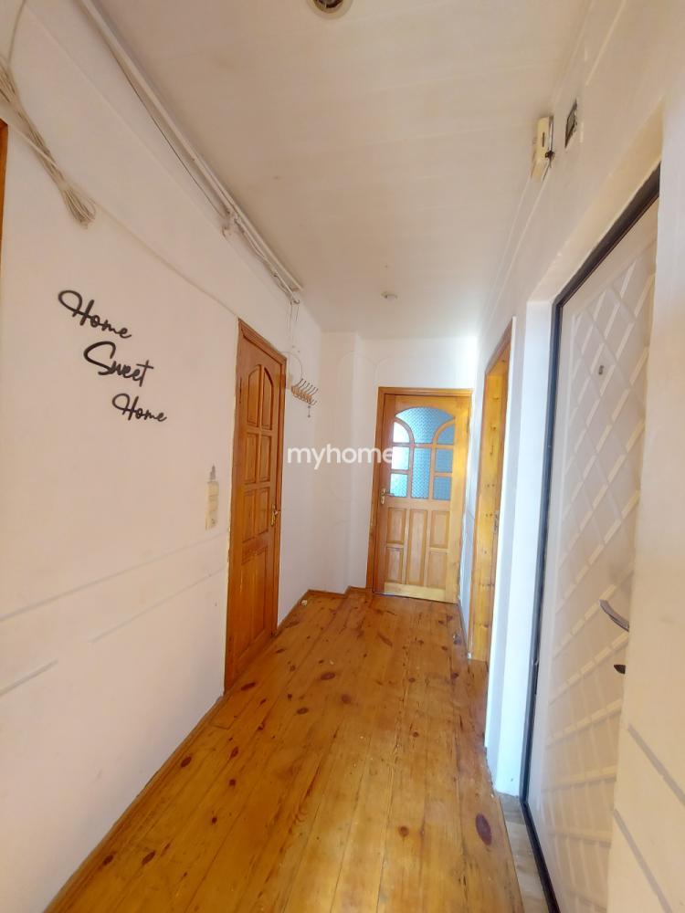  Yeni Günəşli qəsəbəsində 50m² mənzil satılır