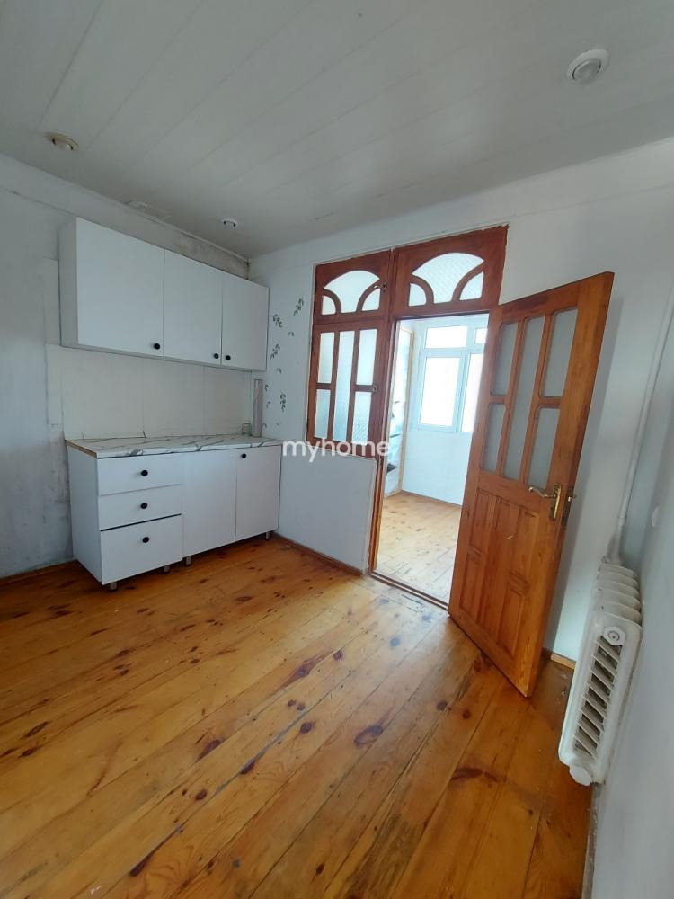  Yeni Günəşli qəsəbəsində 50m² mənzil satılır