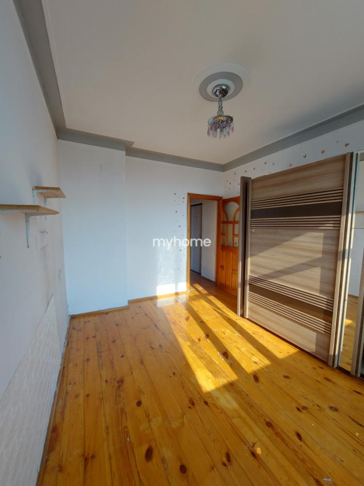  Yeni Günəşli qəsəbəsində 50m² mənzil satılır