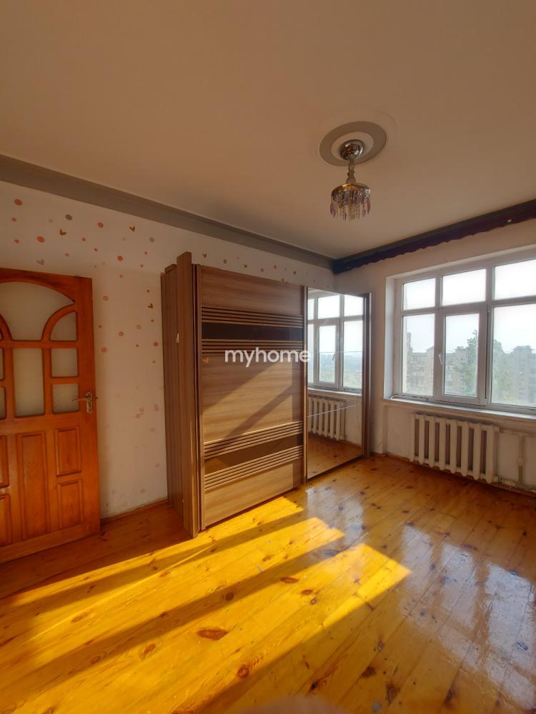  Yeni Günəşli qəsəbəsində 50m² mənzil satılır