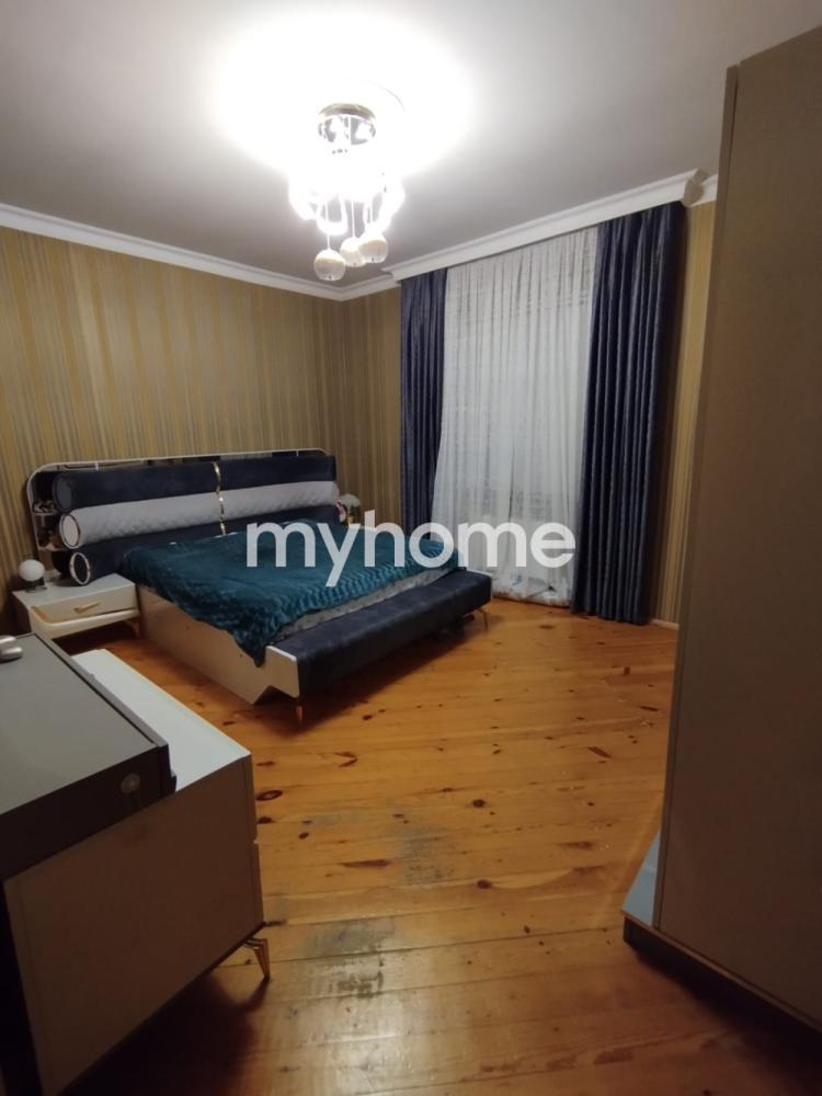  Qaraçuxur qəsəbəsində 176m² həyət evi satılır
