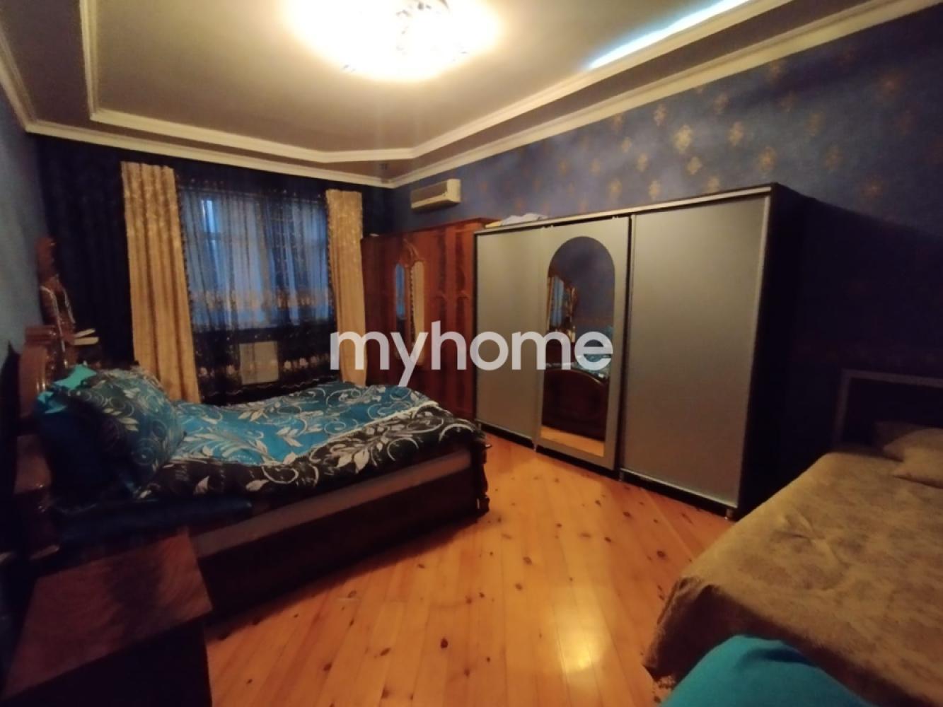  Qaraçuxur qəsəbəsində 176m² həyət evi satılır