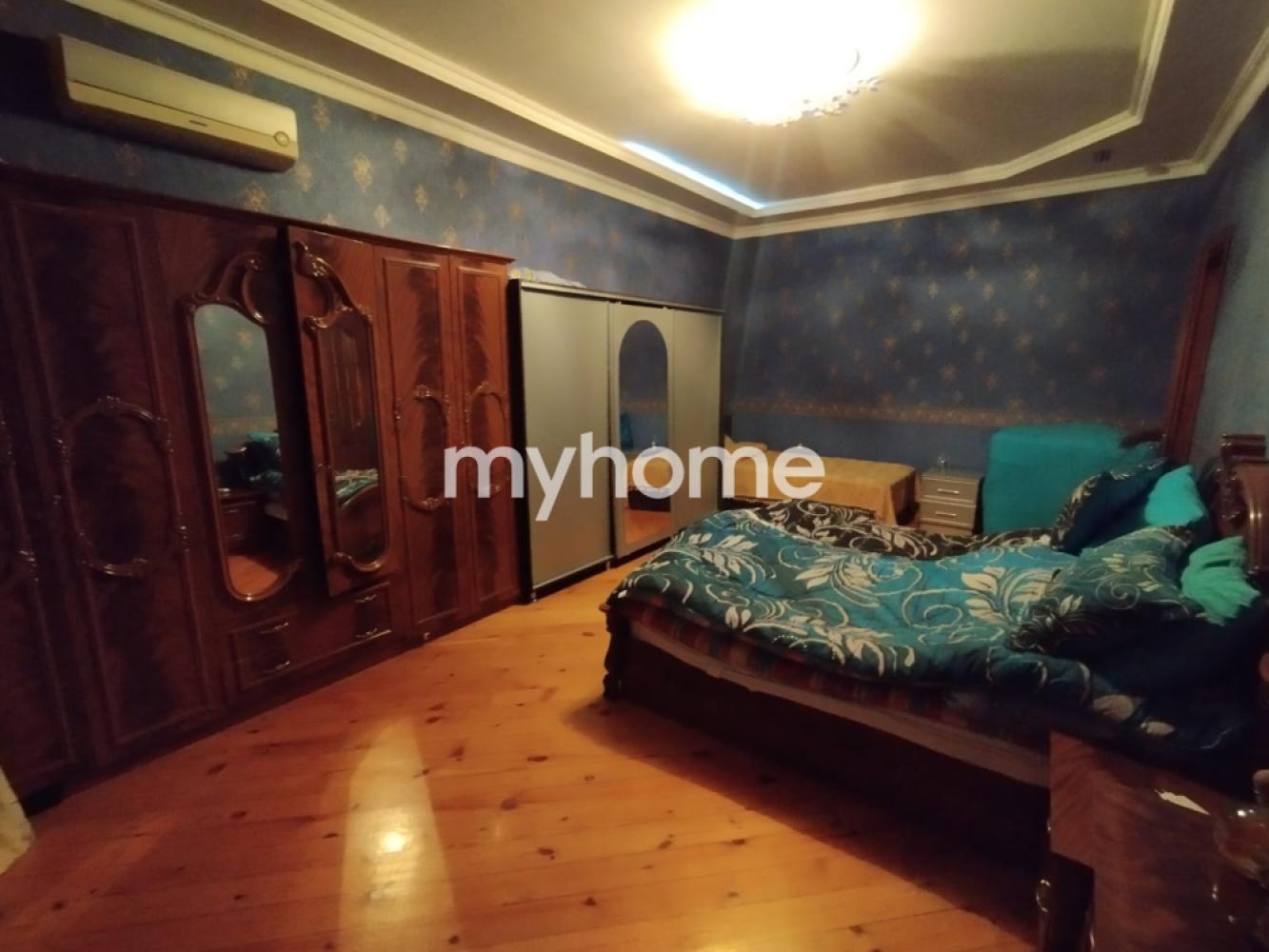  Qaraçuxur qəsəbəsində 176m² həyət evi satılır