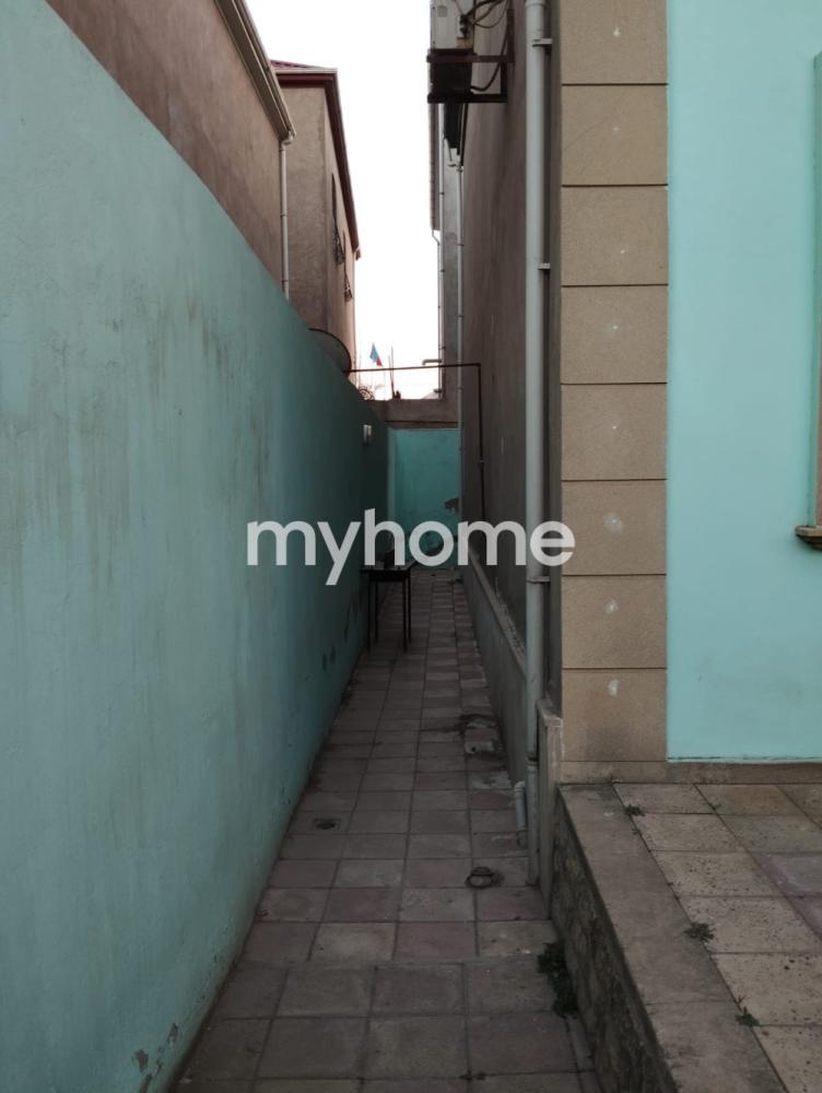  Qaraçuxur qəsəbəsində 176m² həyət evi satılır