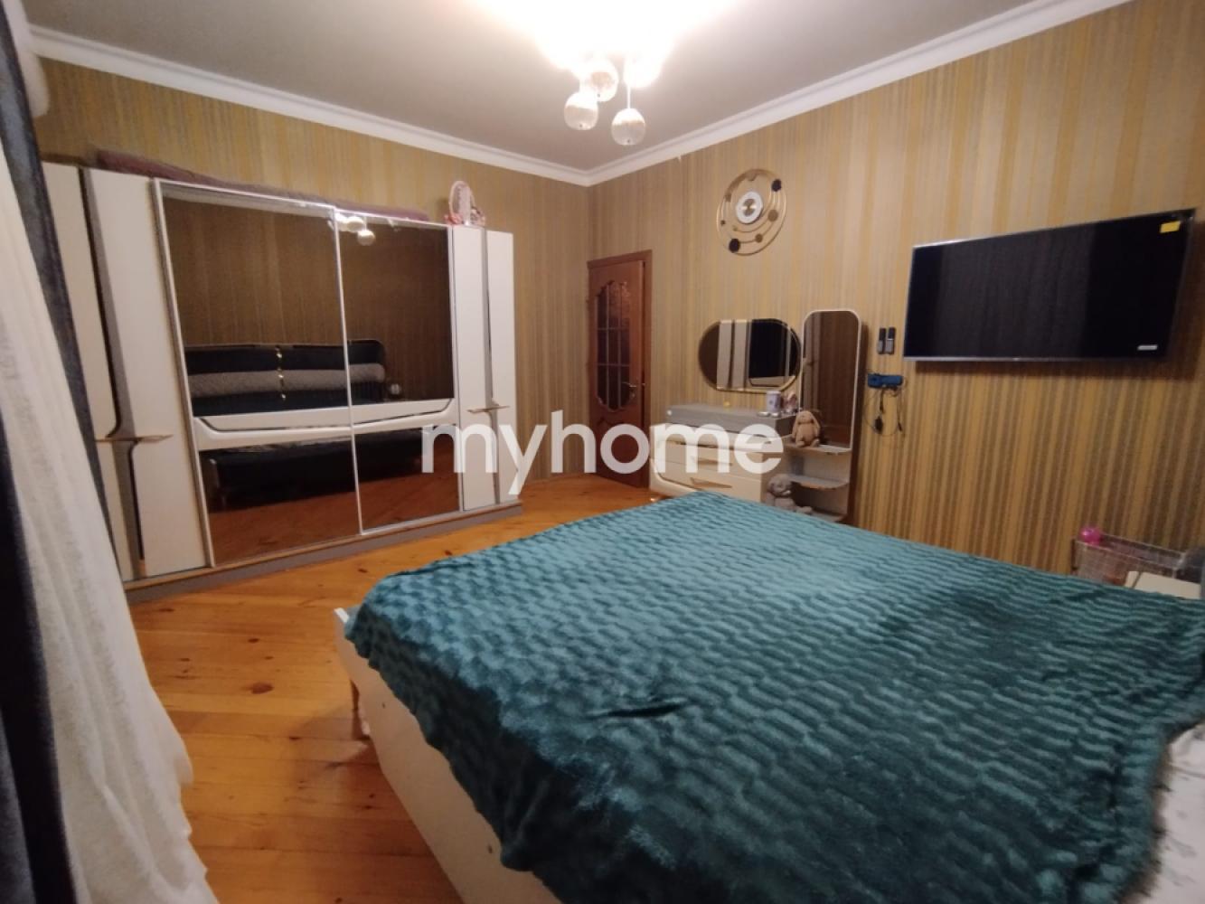  Qaraçuxur qəsəbəsində 176m² həyət evi satılır
