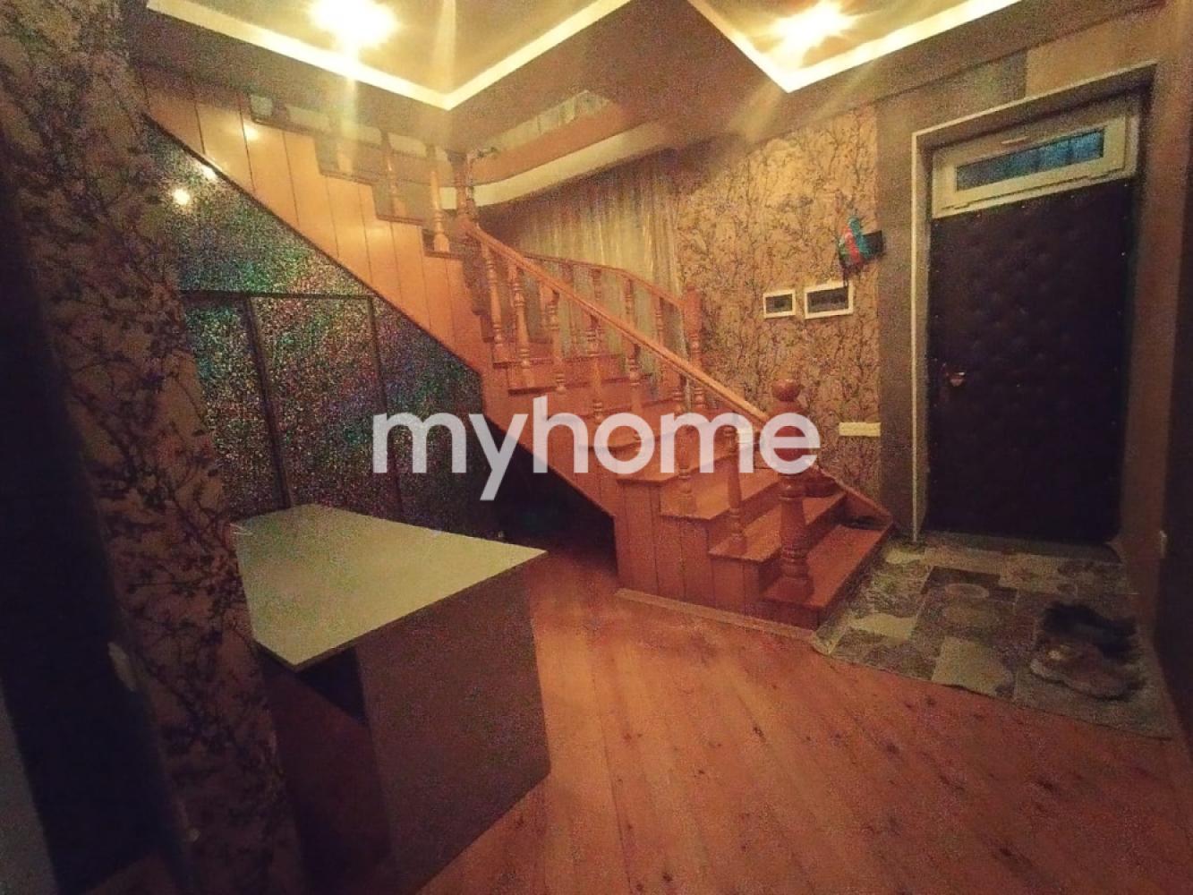  Qaraçuxur qəsəbəsində 176m² həyət evi satılır