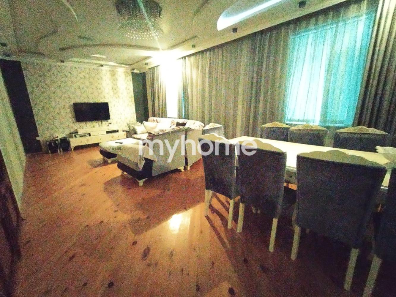  Qaraçuxur qəsəbəsində 176m² həyət evi satılır
