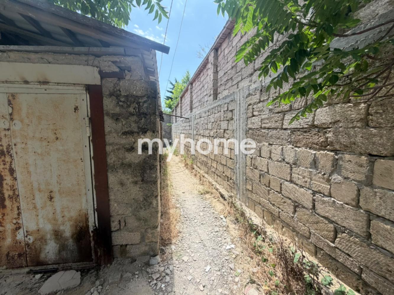 Qaraçuxur qəsəbəsində torpaq satılır