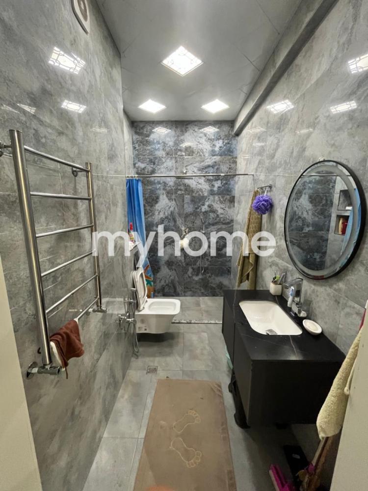  Badamdar qəsəbəsində 94m² mənzil satılır