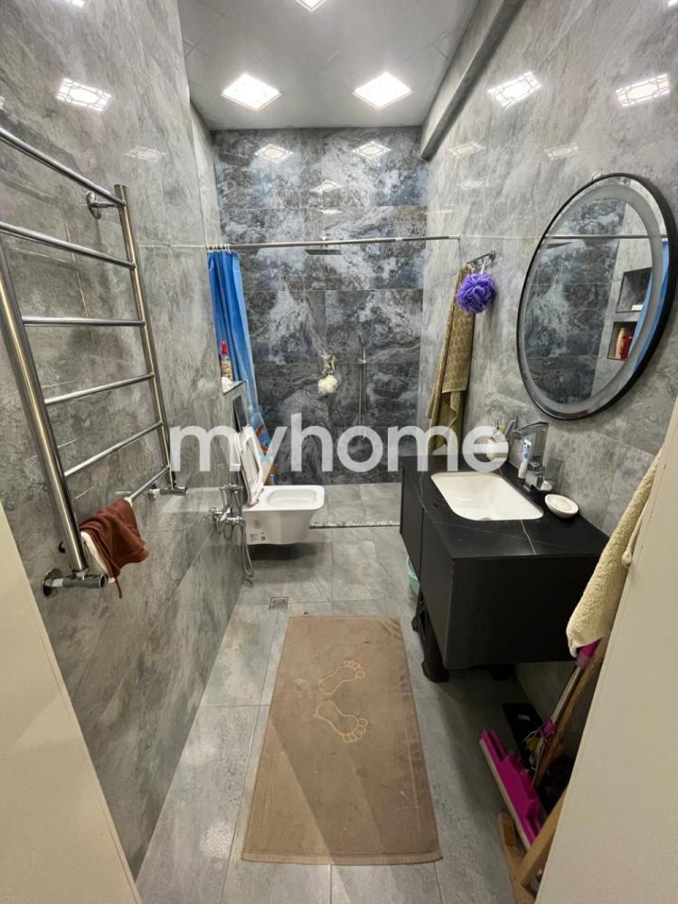  Badamdar qəsəbəsində 94m² mənzil satılır