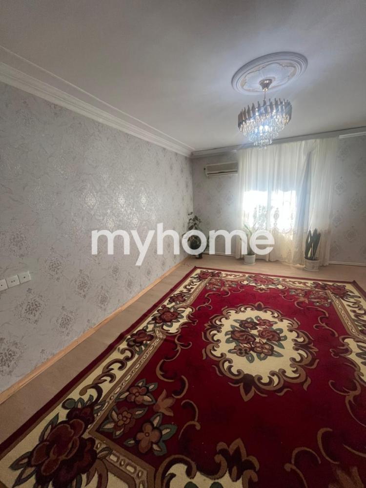  Binəqədi qəsəbəsində 50m² mənzil satılır