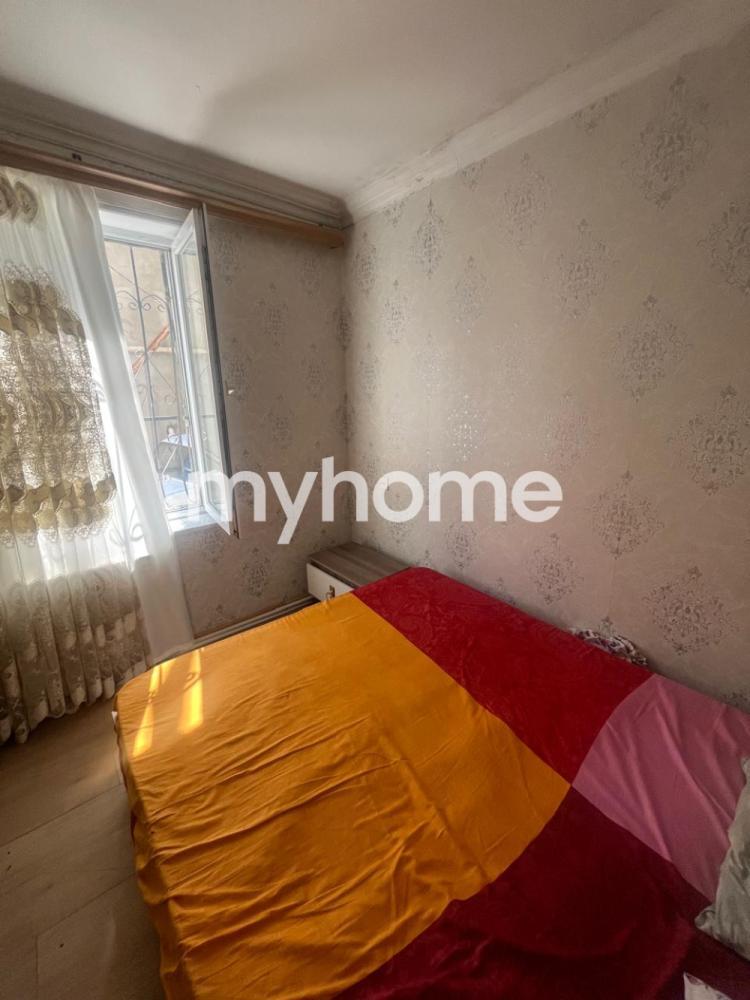  Binəqədi qəsəbəsində 50m² mənzil satılır