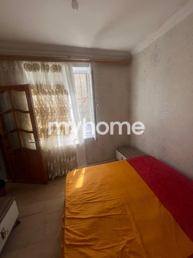  Binəqədi qəsəbəsində 50m² mənzil satılır