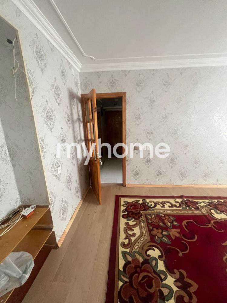  Binəqədi qəsəbəsində 50m² mənzil satılır