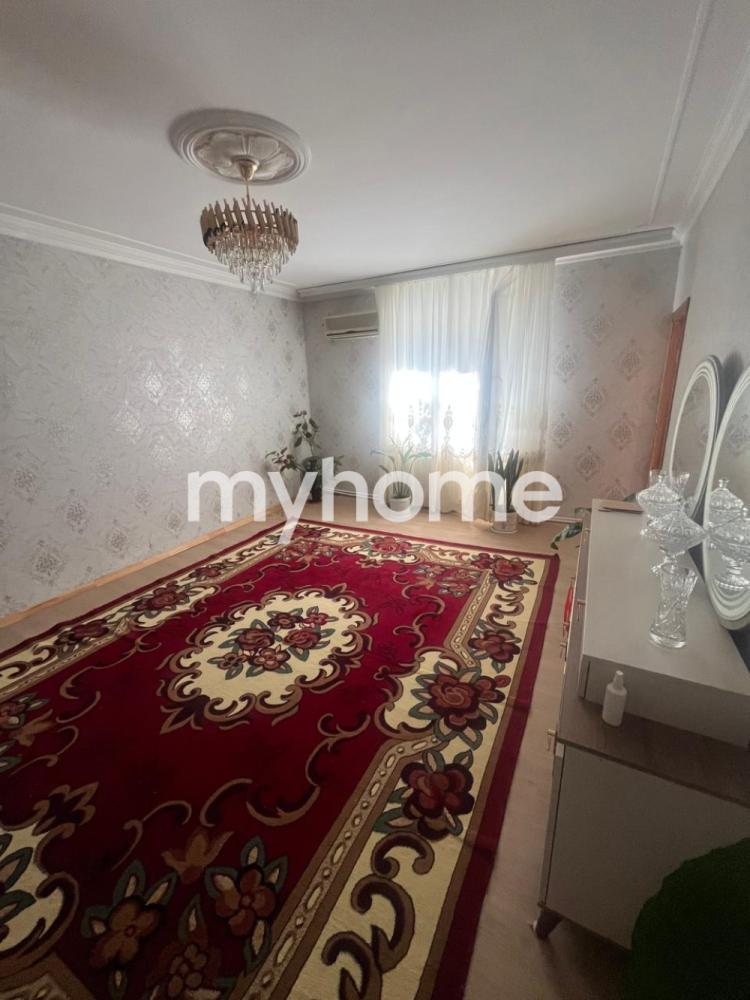  Binəqədi qəsəbəsində 50m² mənzil satılır