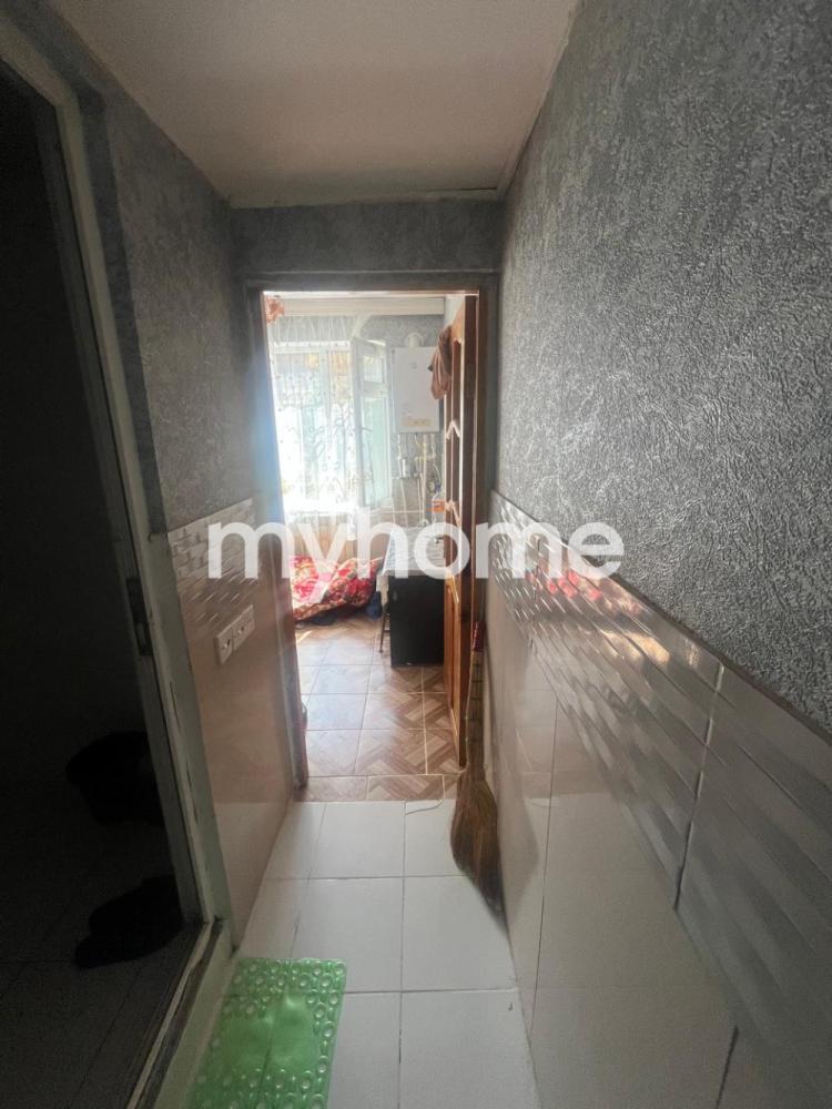  Binəqədi qəsəbəsində 50m² mənzil satılır