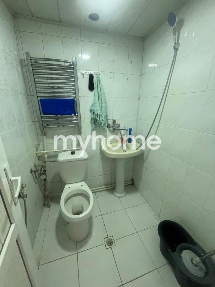  Binəqədi qəsəbəsində 50m² mənzil satılır